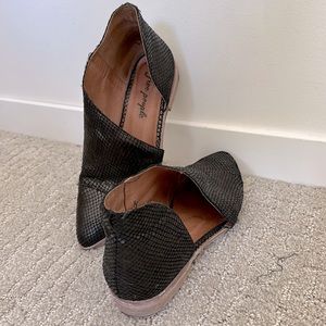 Free People snake skin, black flat, made in Spain